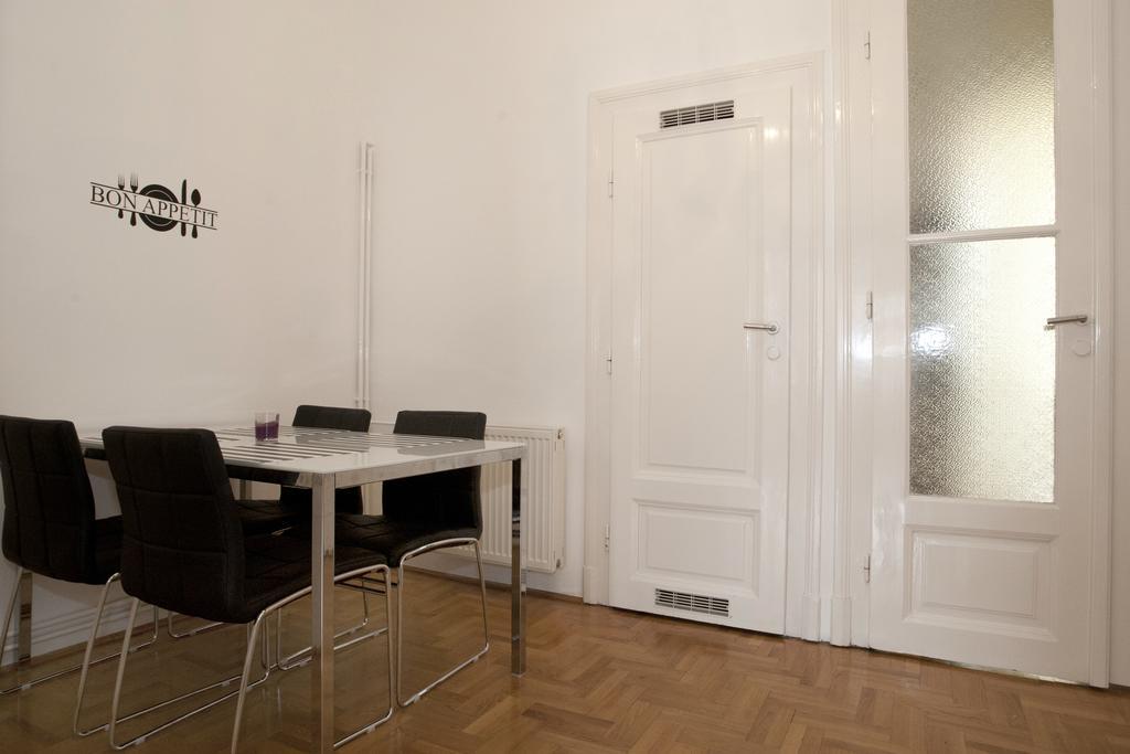 Alice Apartment Budapest Room photo