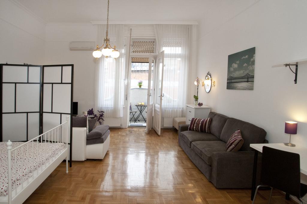 Alice Apartment Budapest Room photo