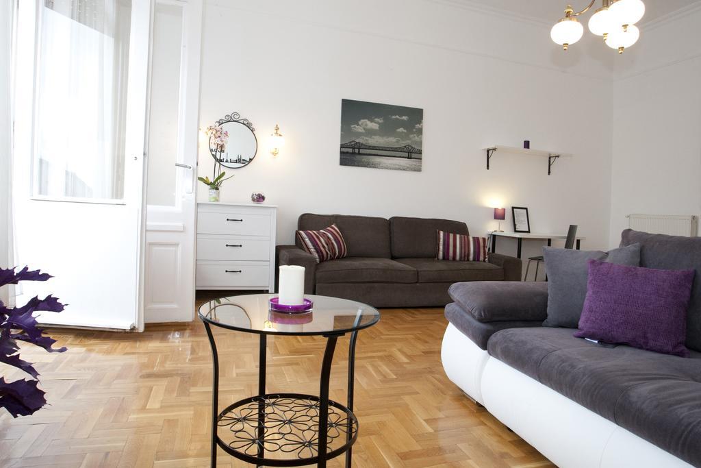 Alice Apartment Budapest Room photo